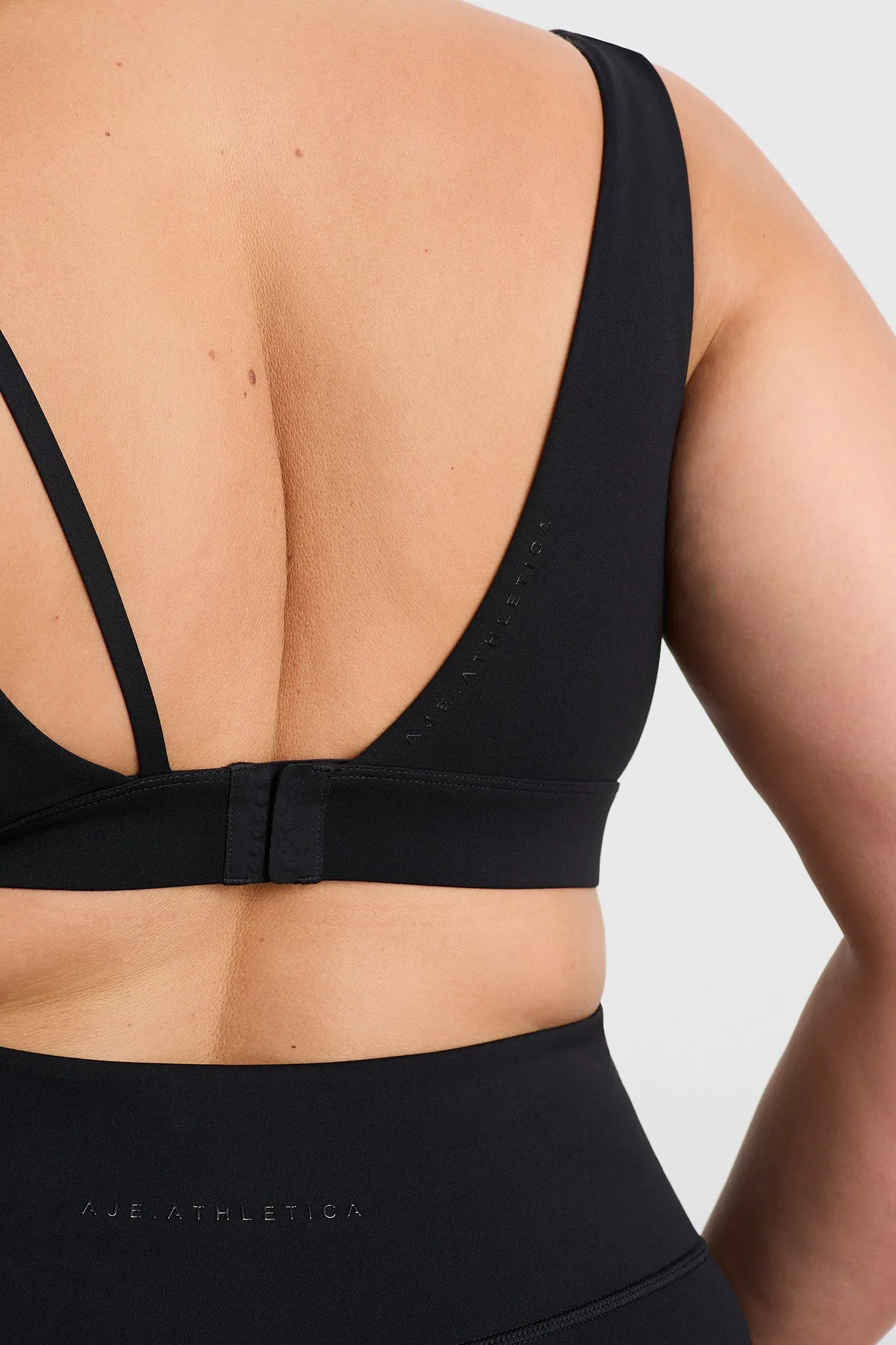 Crossover Sports Bra 394