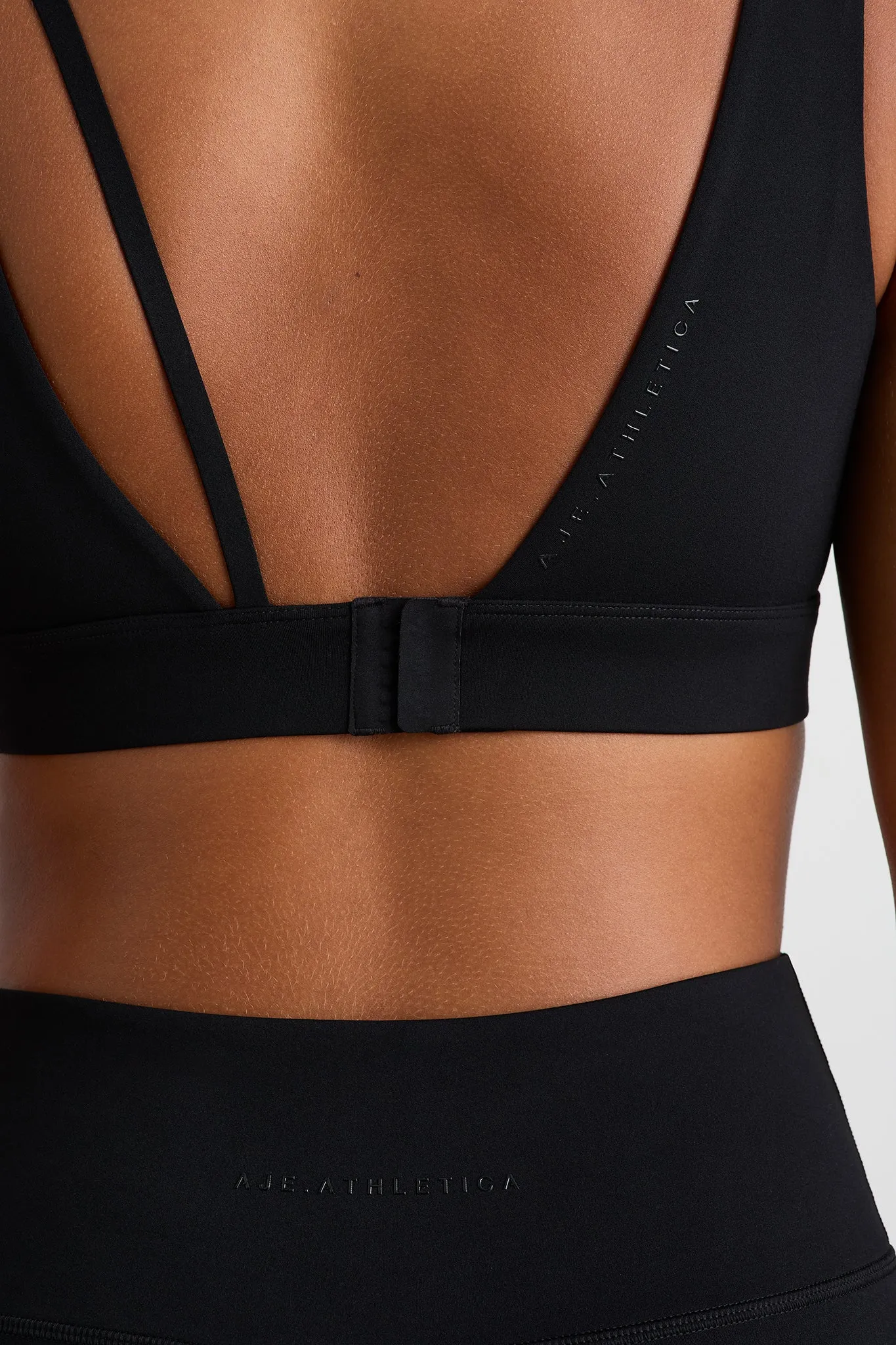Crossover Sports Bra 394