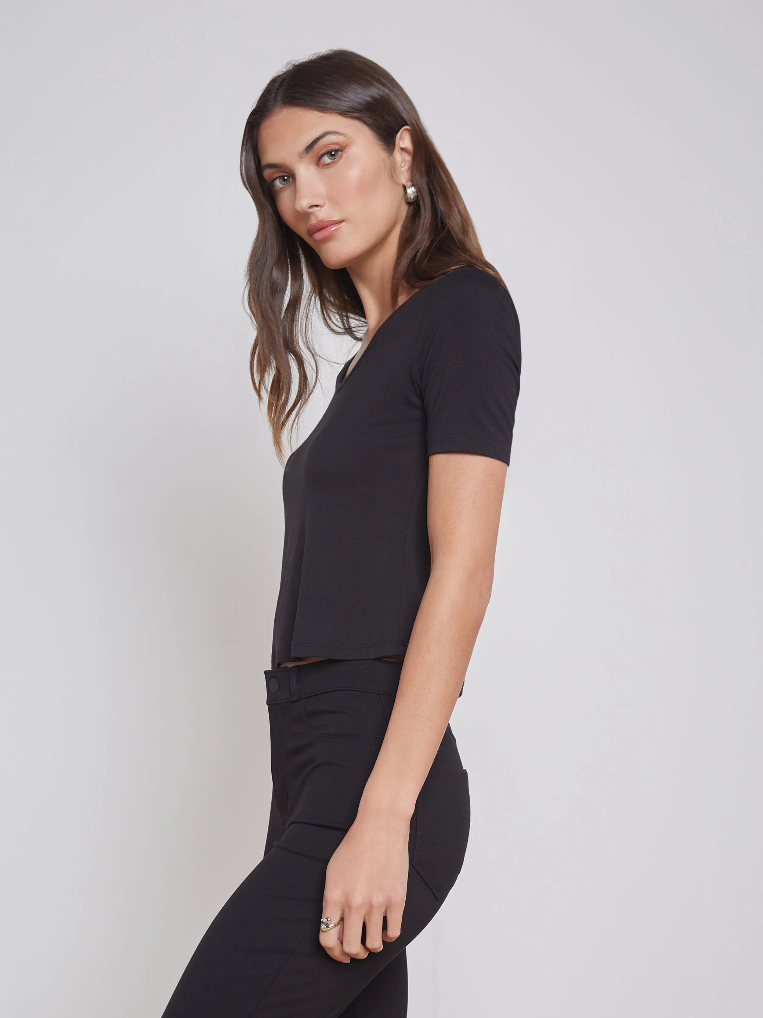 Dana Scoopneck Cropped Tee
