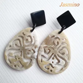 Jasmino Unique Elegant Oval Halloween Spider Drop Earrings Made By Natural Buffalo Horn
