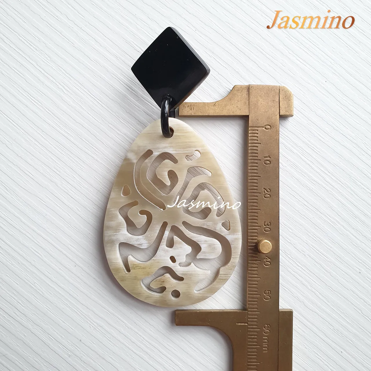 Jasmino Unique Elegant Oval Halloween Spider Drop Earrings Made By Natural Buffalo Horn