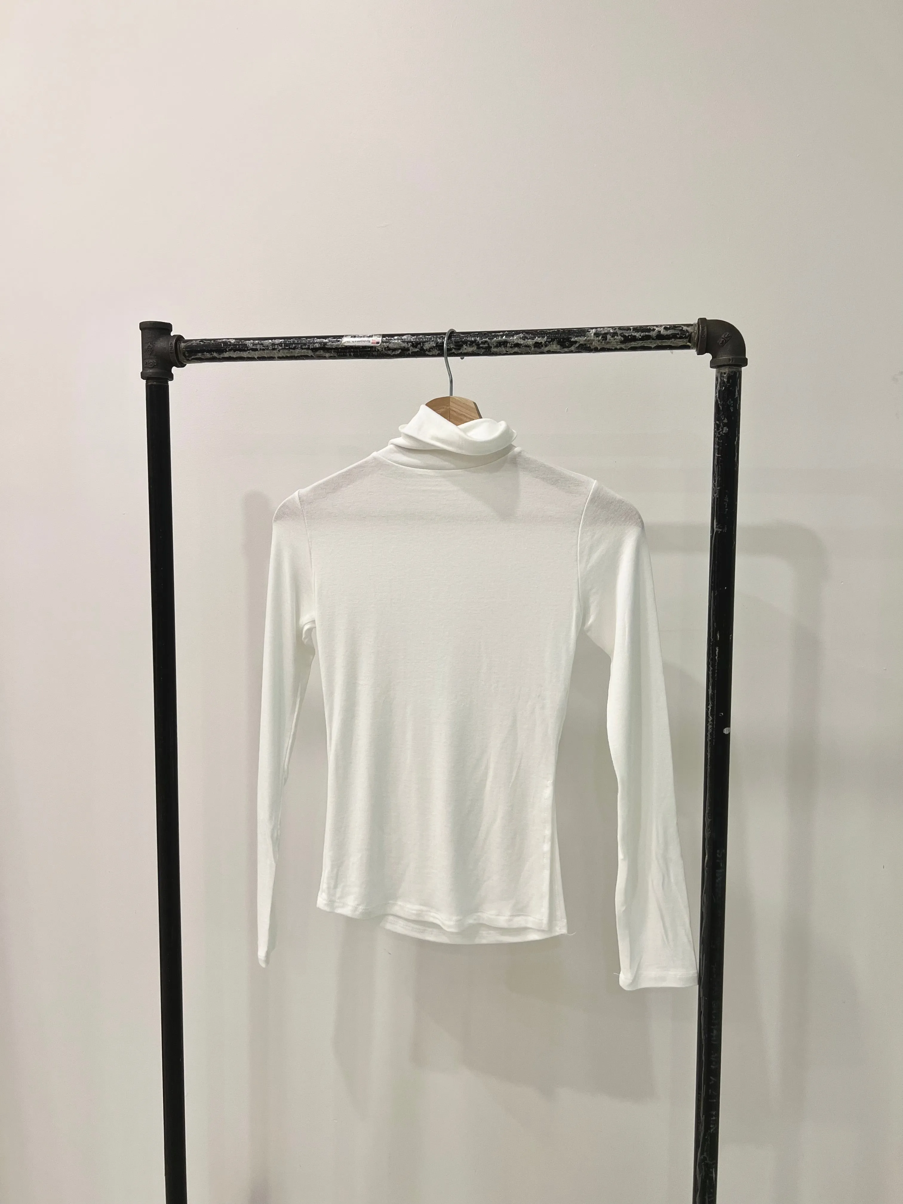 MOCHI Basic turtle neck top