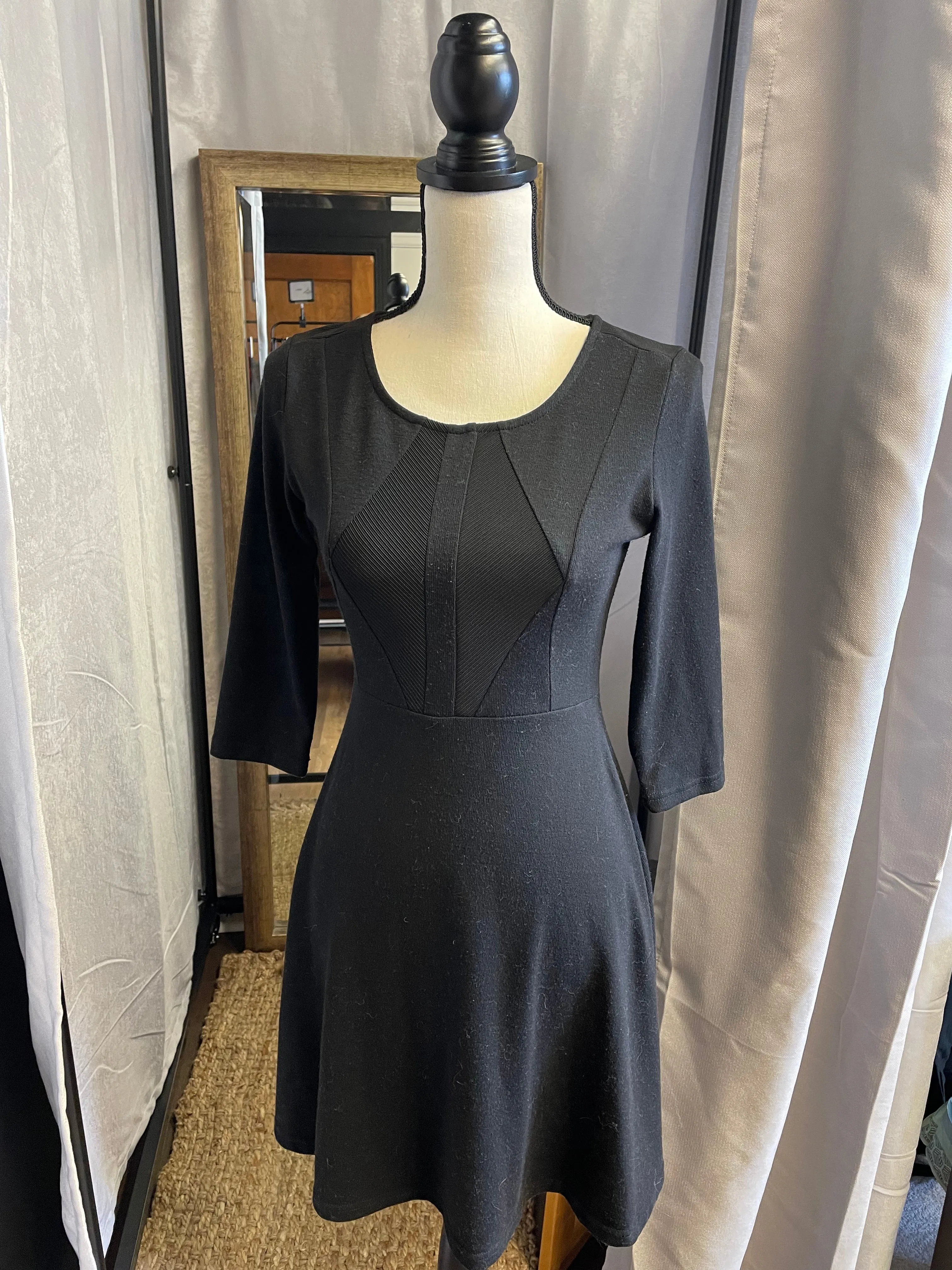 Neesha Black Dress (S)